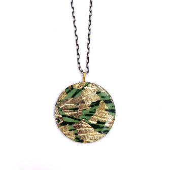 Ró Sgraffito Necklace in forest/gold